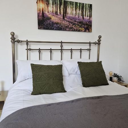 Direct Booking Prices, Studio Apartment, Free Parking, Wifi, Central, Quiet Exeter Eksteriør bilde